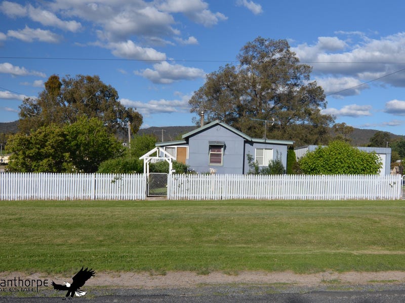 19 Treverton Street, Wallangarra, Qld 4383 Property Details