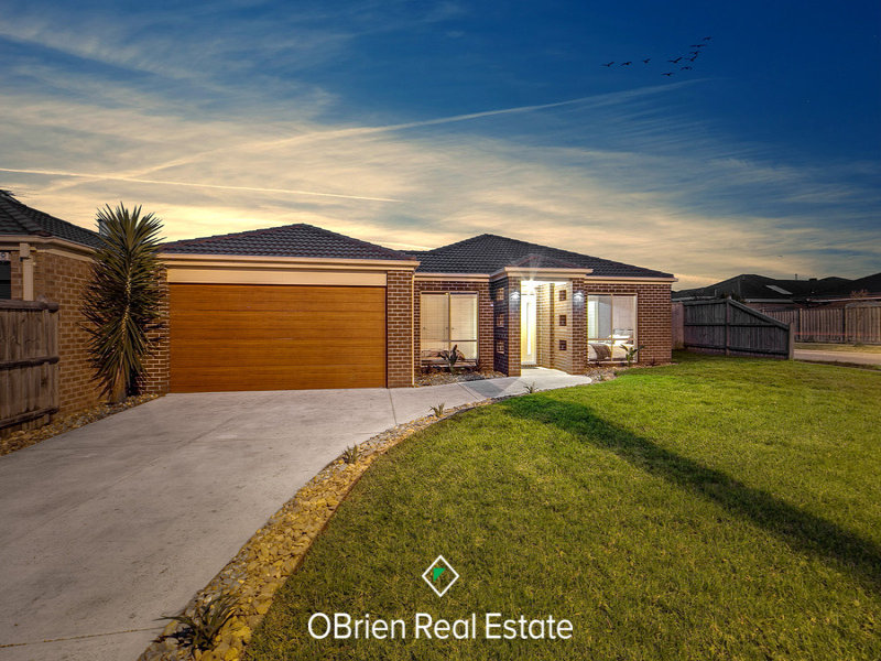 32 Westmoreland Avenue, Cranbourne North, VIC 3977