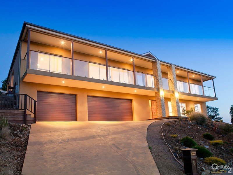 54 Highland Drive, Pakenham, VIC 3810