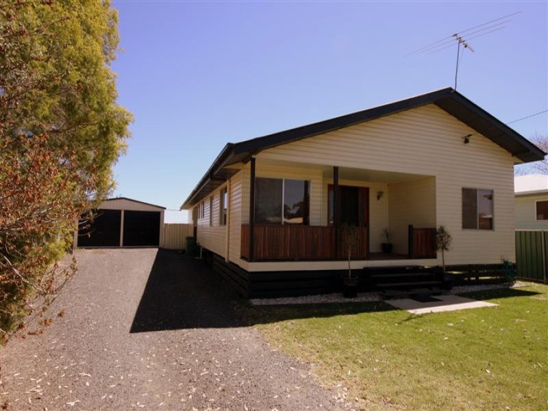 11 College Crescent, Dalby, Qld 4405 Property Details