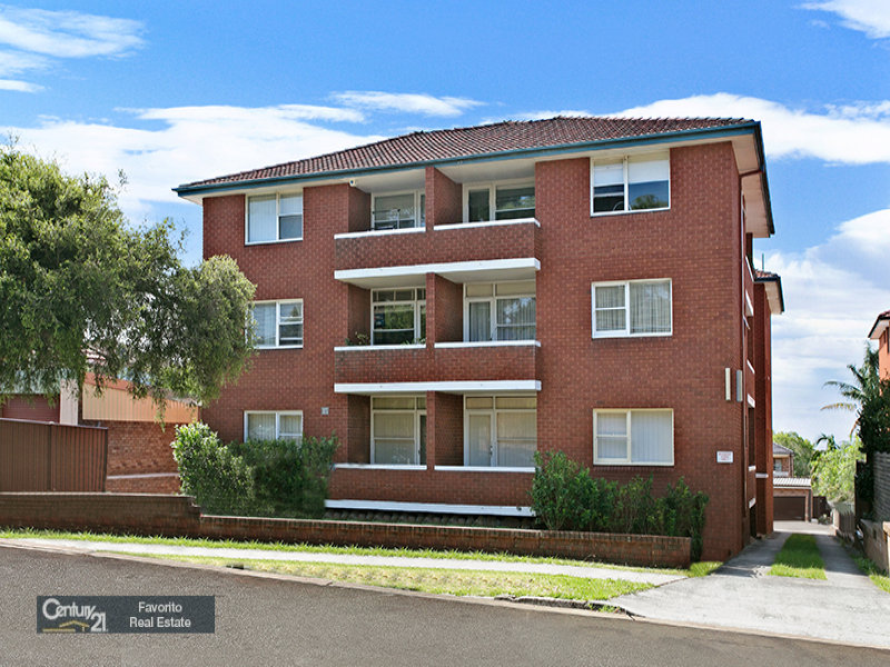 2/15 St Albans Road, Kingsgrove, NSW 2208 Property Details