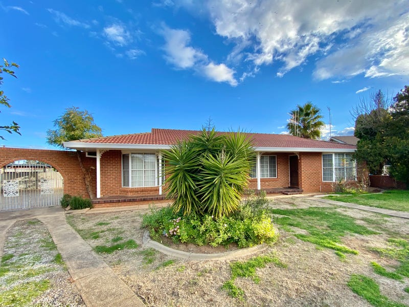 8 Elm Place, Forbes, NSW 2871