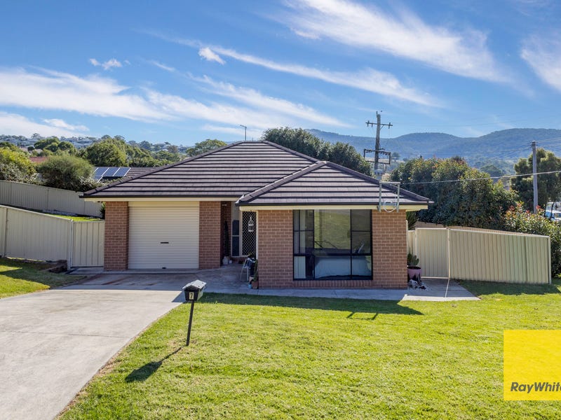 7 Adina Crescent, Lithgow, NSW 2790 House for Sale