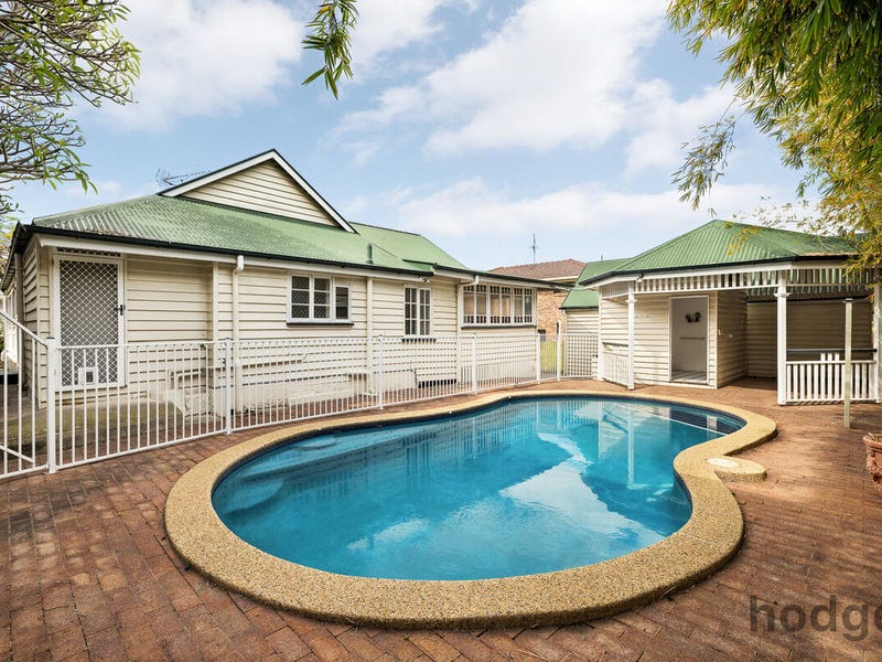 21 Barlow Street, Clayfield, Qld 4011 Property Details