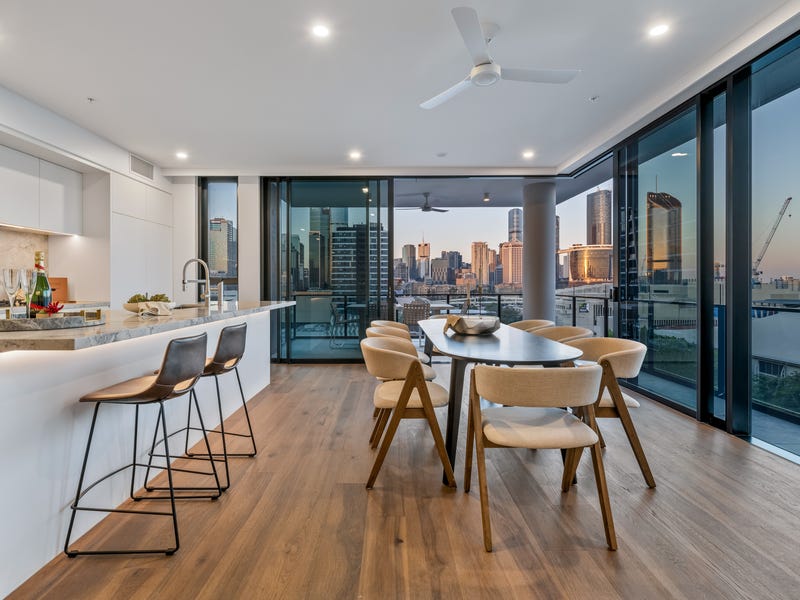 Real Estate & Property for Sale in Eight Mile Plains, QLD 4113 (+2