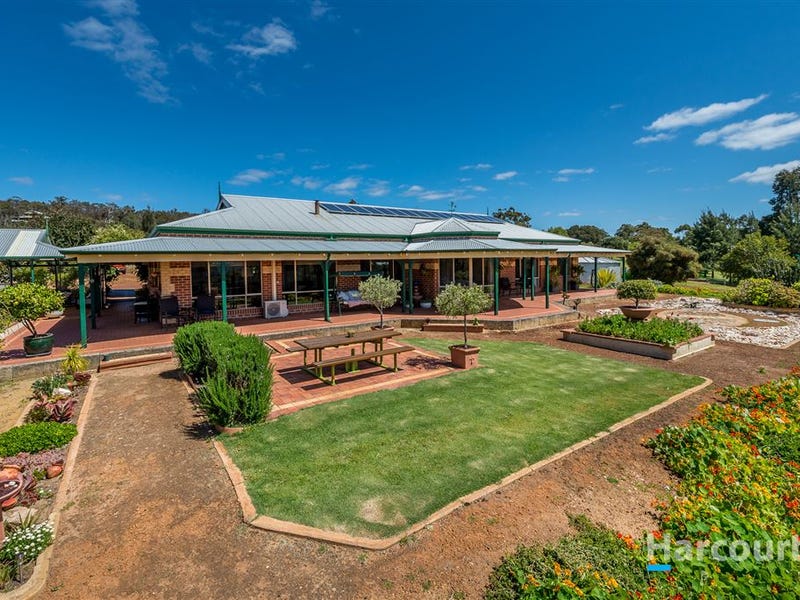 196 Meadowbrook Ramble, Bullsbrook, WA 6084 Property Details