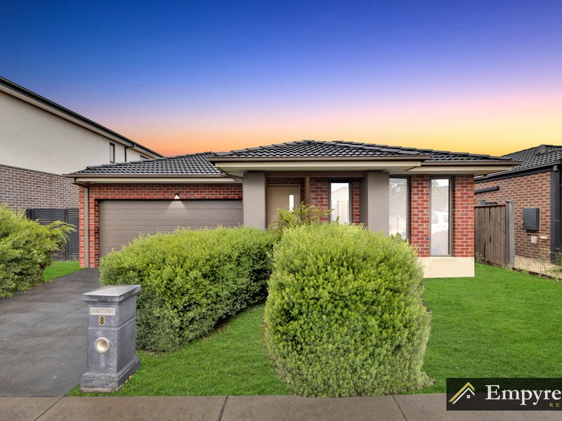 8 Rochester Drive, Mickleham, Vic 3064 - Property Details