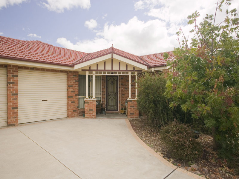 19 Thomas Royal Gardens, Queanbeyan, NSW 2620 Property Details