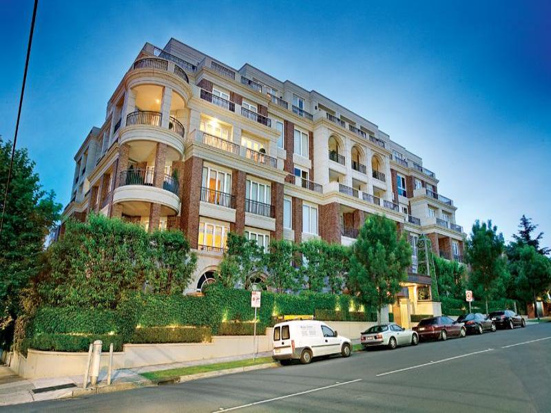 3.03/1 Wallace Avenue, Toorak, Vic 3142 Property Details