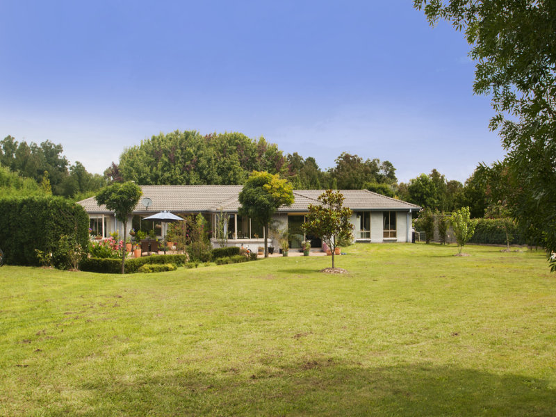 18 Highland Drive, Bowral, NSW 2576 Property Details