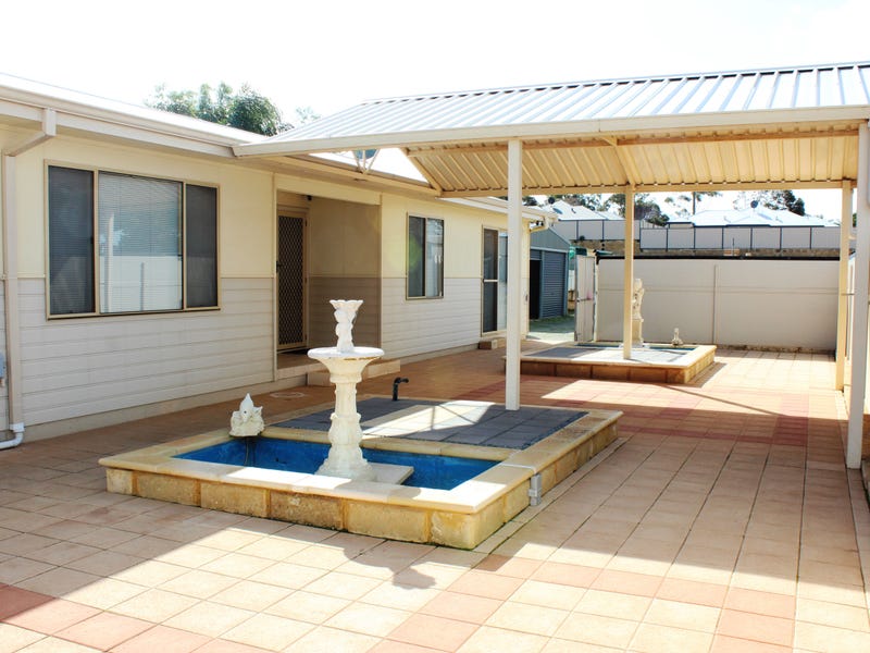 11 Stickland Street, Wongan Hills, WA 6603