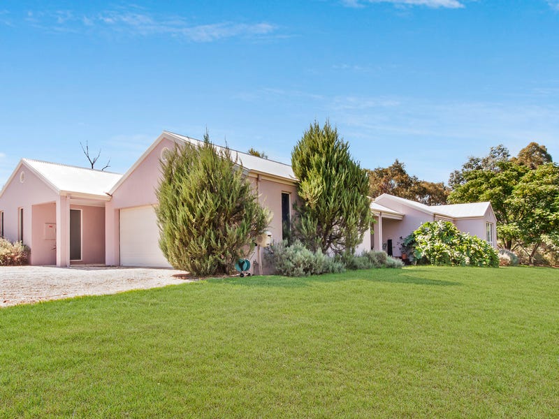 28 Innisfree Drive, West Wodonga, VIC 3690