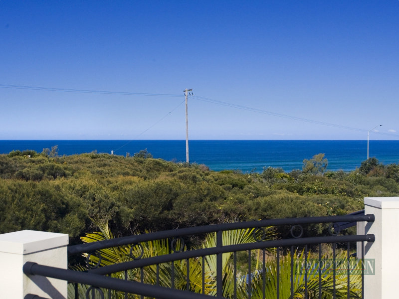 52 Driftwood Drive, Castaways Beach, QLD 4567