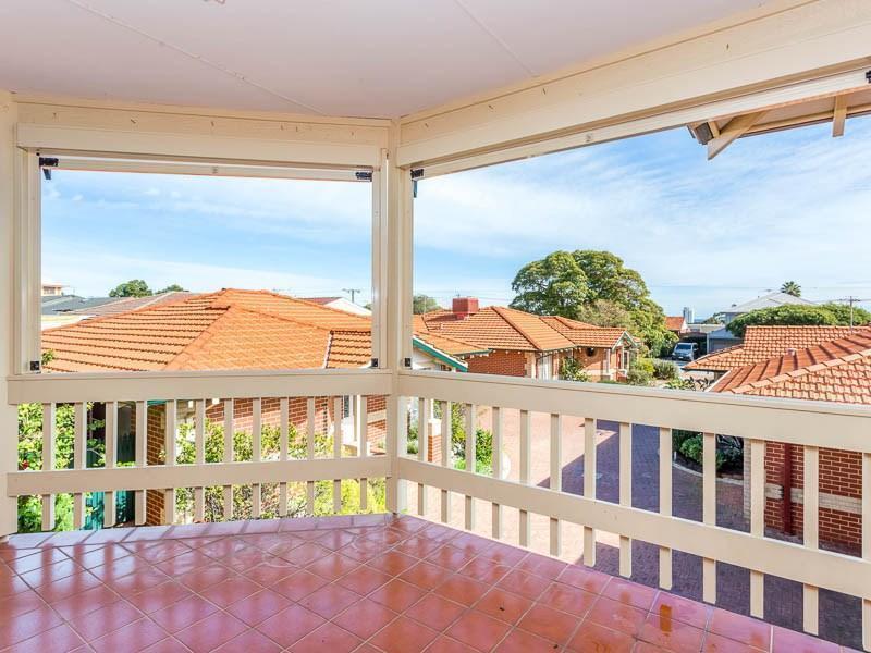 4/130 Gildercliffe Street, Scarborough, WA 6019