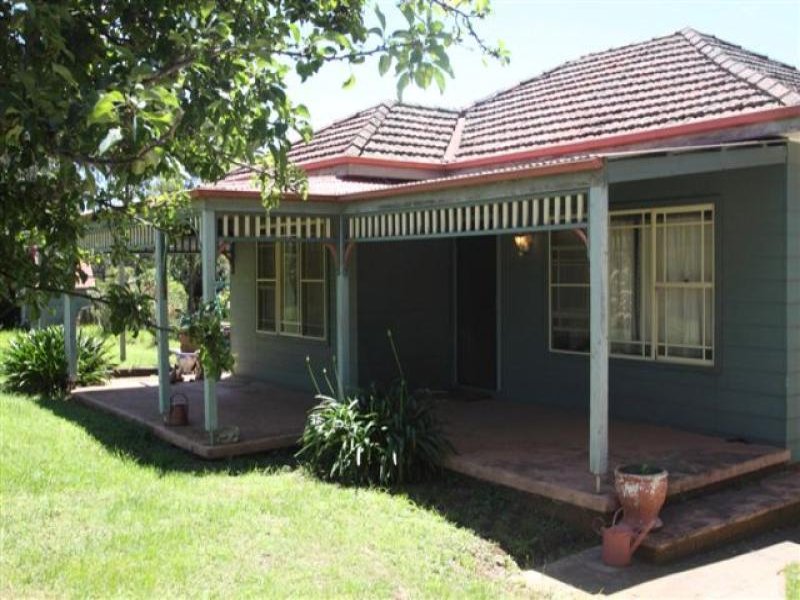 77 Macarthur St, Taralga, NSW 2580 Property Details