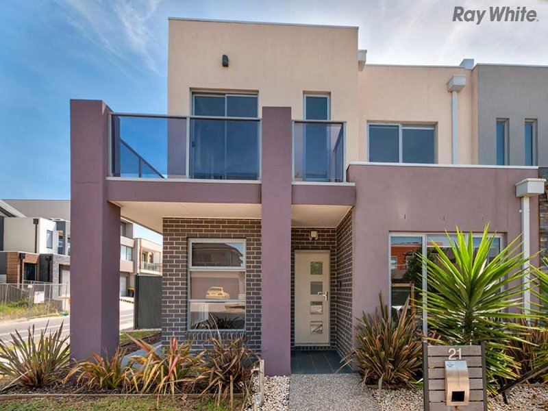 21 The Esplanade, Caroline Springs, VIC 3023