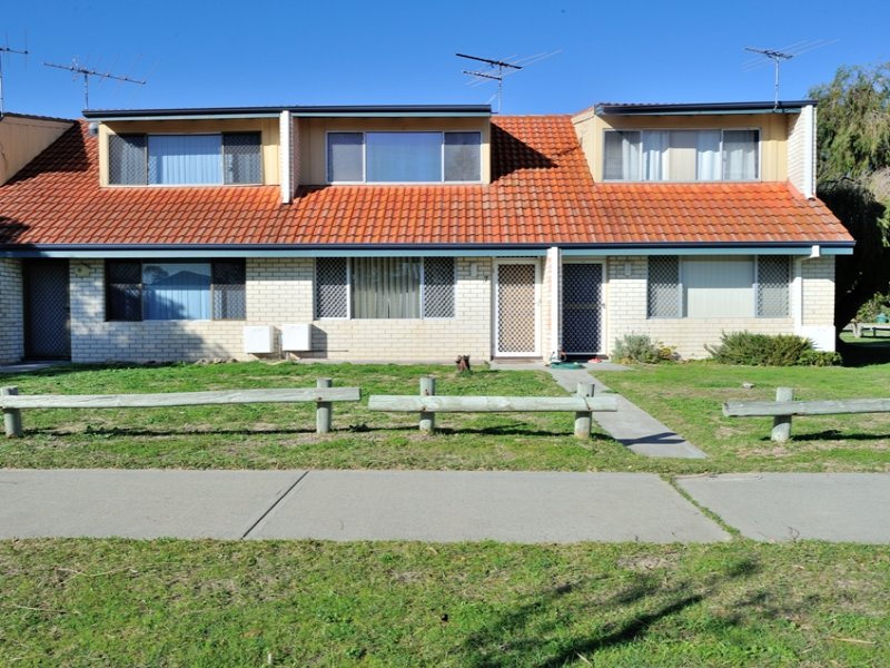 7/1 Street, Rockingham, WA 6168 Property Details