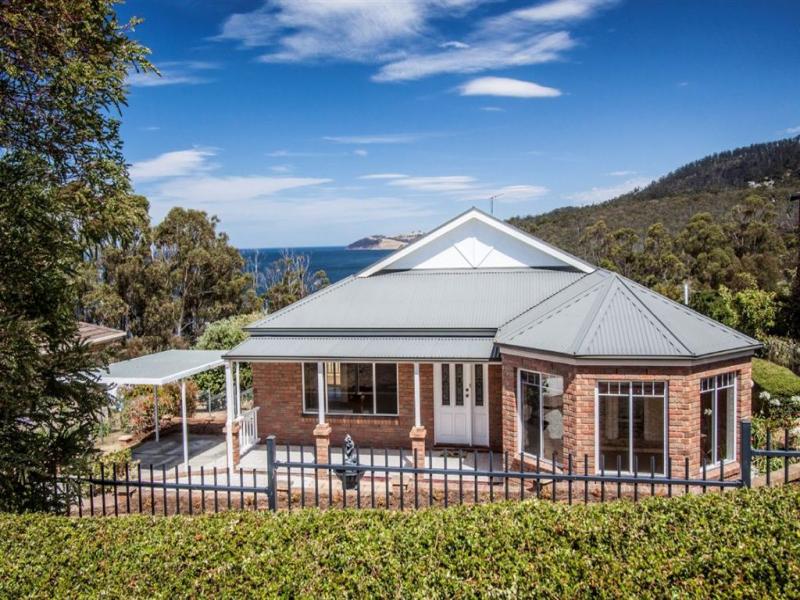 81 Suncoast Drive, Blackmans Bay, TAS 7052