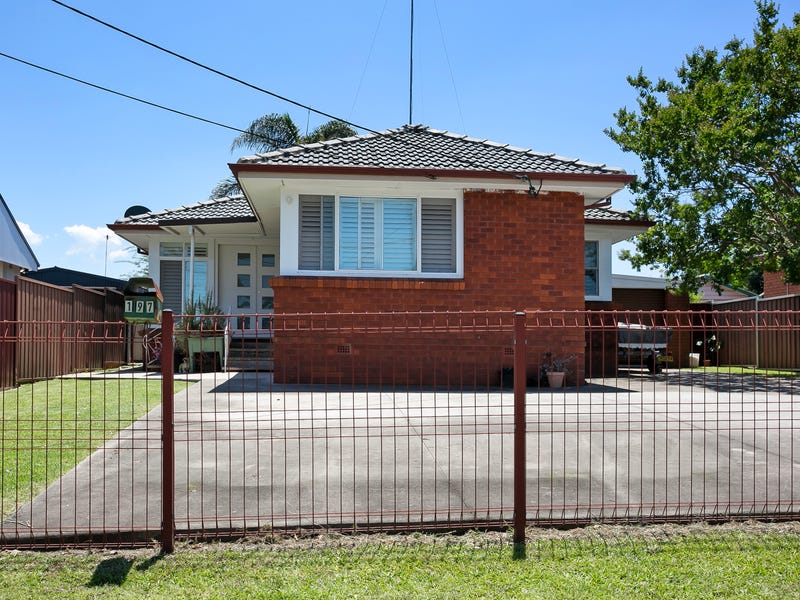 Houses for Sale in Glenmore Park, NSW 2745