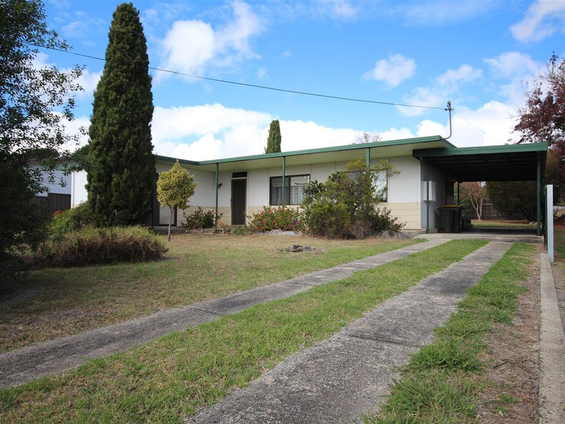 69 Clive Street, Tenterfield, NSW 2372 Property Details