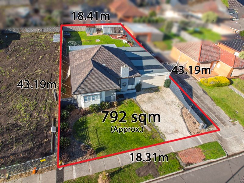 38 Banksia Grove, Tullamarine, VIC 3043