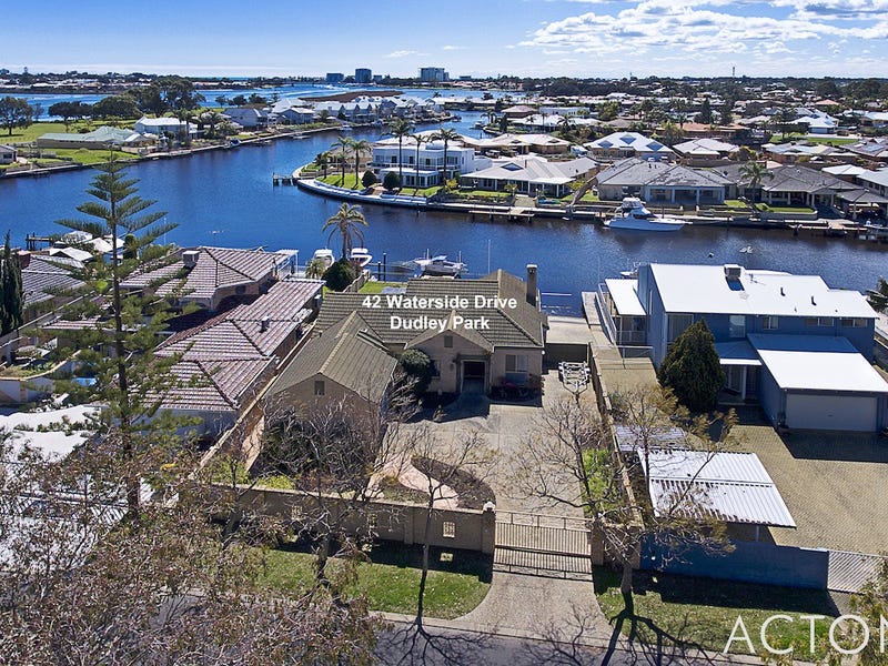42 Waterside Drive, Dudley Park, WA 6210