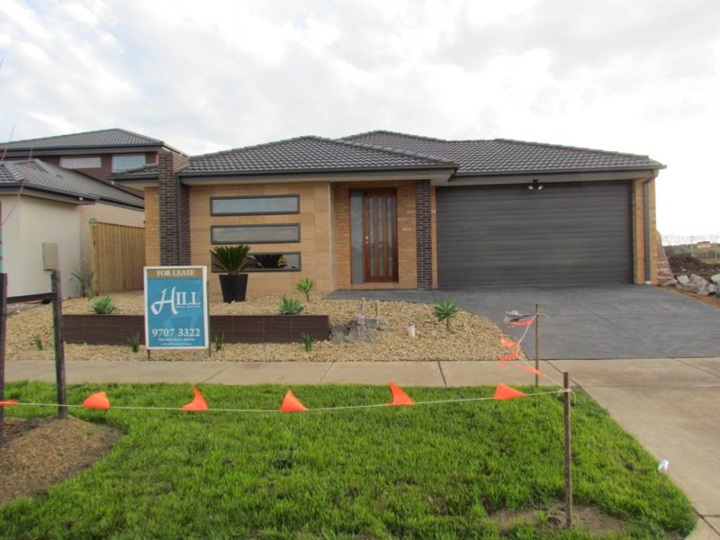 26 Riverstone Boulevard, Clyde North, VIC 3978