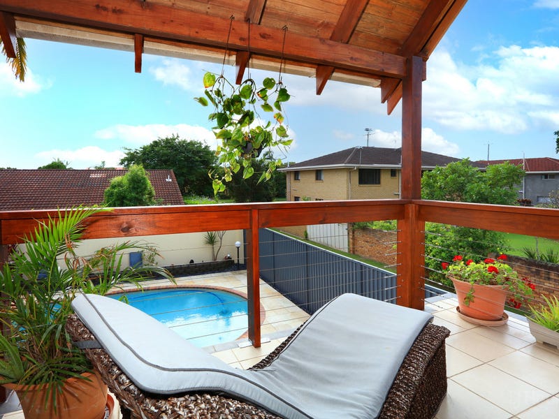 35 Thrush Avenue, Paradise Point, QLD 4216