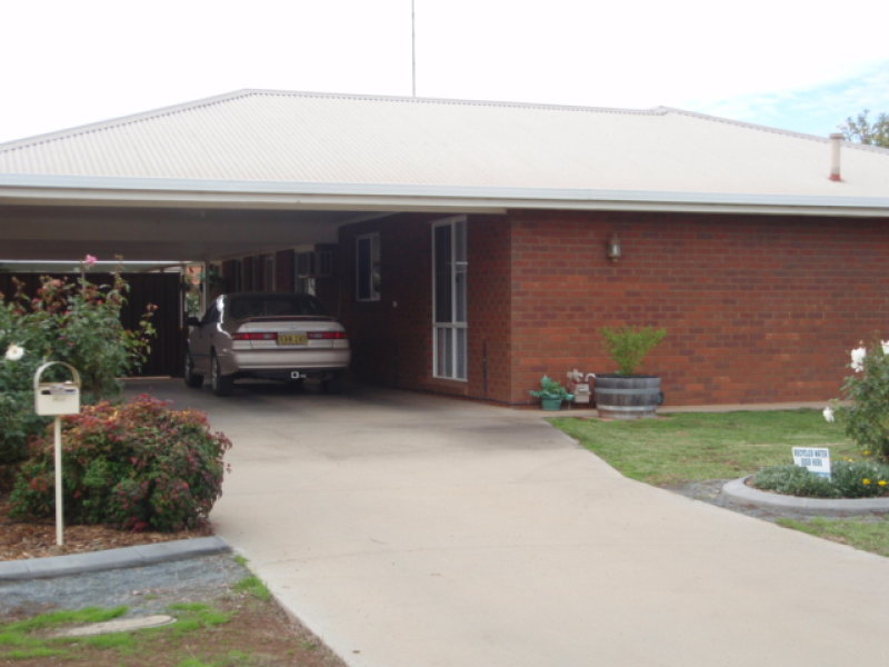 22 BURKE ST, Finley, NSW 2713 Property Details