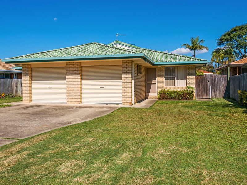 2/124 Whiting Street, Labrador, QLD 4215