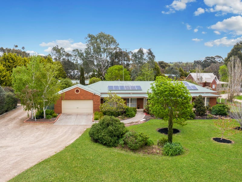 13 Casey Crescent, Broadford, Vic 3658 Property Details