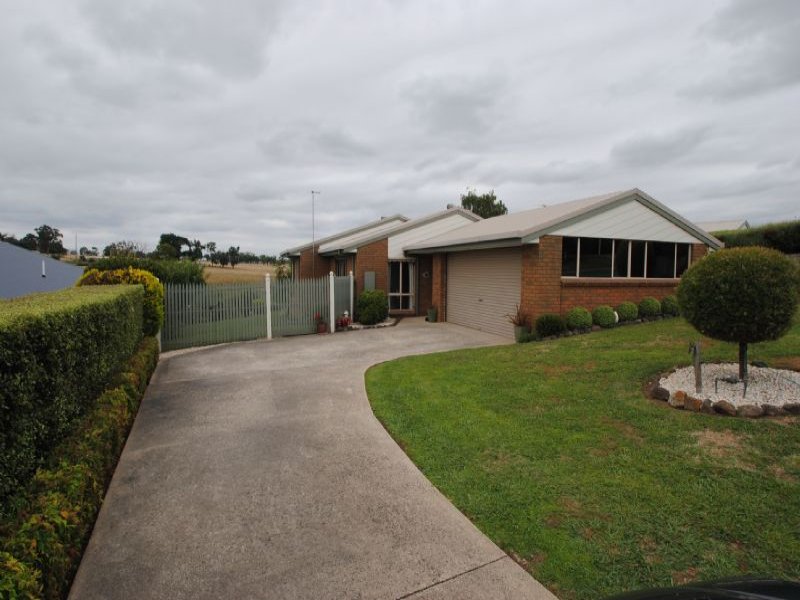 35 CHAMBERLAIN DRIVE, Leongatha, Vic 3953 Property Details