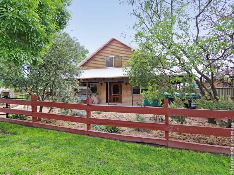 13 Lake Street, Lake Albert, NSW 2650