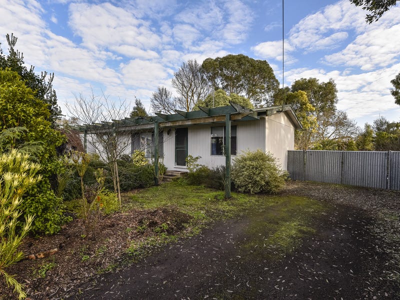 1 Julian St W, Penola, SA 5277 Property Details