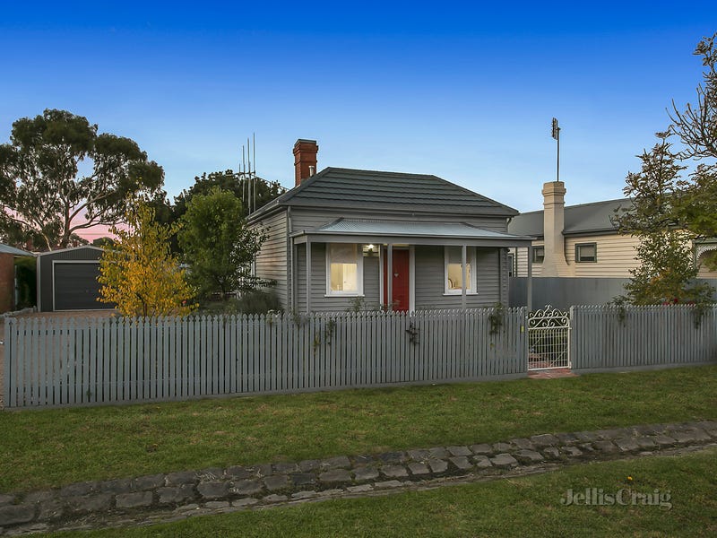 11 Bowen Street, Vic 3444 Property Details