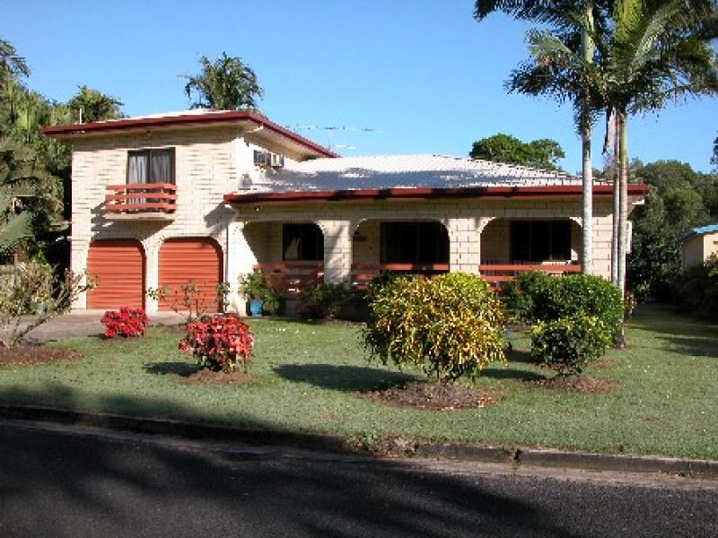 111 Taylor Street, Tully Heads, QLD 4854