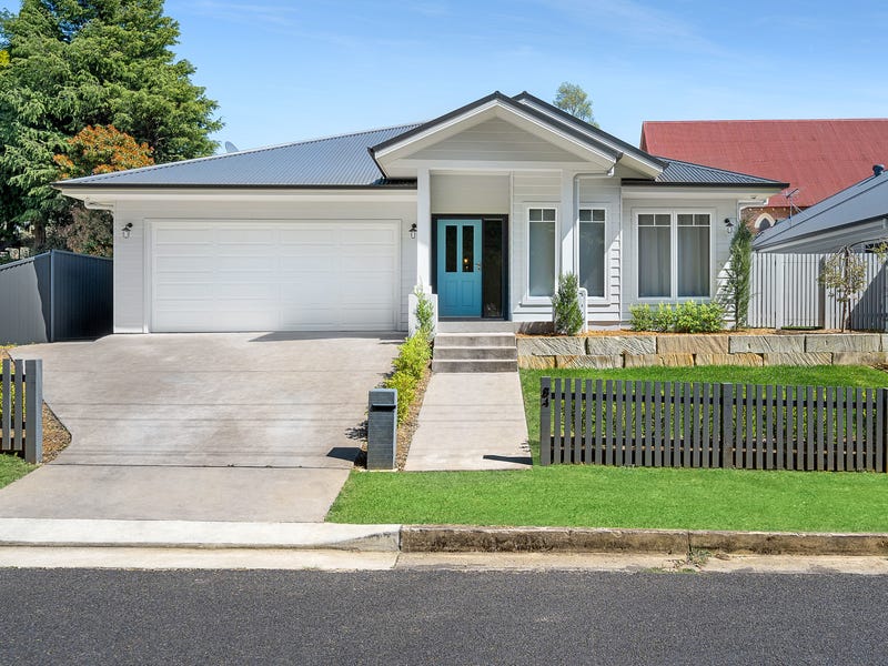 84 Clanwilliam Street, Blackheath, NSW 2785 Property Details