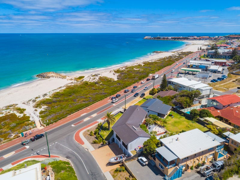 118 West Coast Drive, Sorrento, WA 6020 118 West Coast Drive, Sorrento, WA 6020