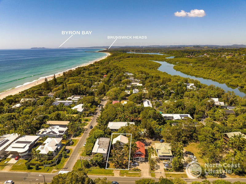 10 Strand Avenue, New Brighton, NSW 2483