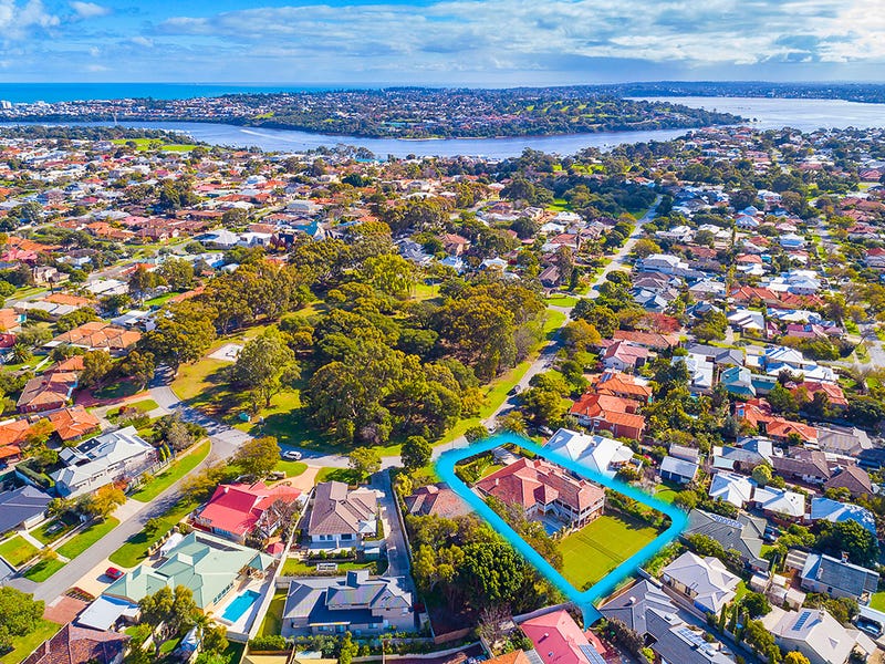 21 Birdwood Circus East, Bicton, WA 6157 Property Details