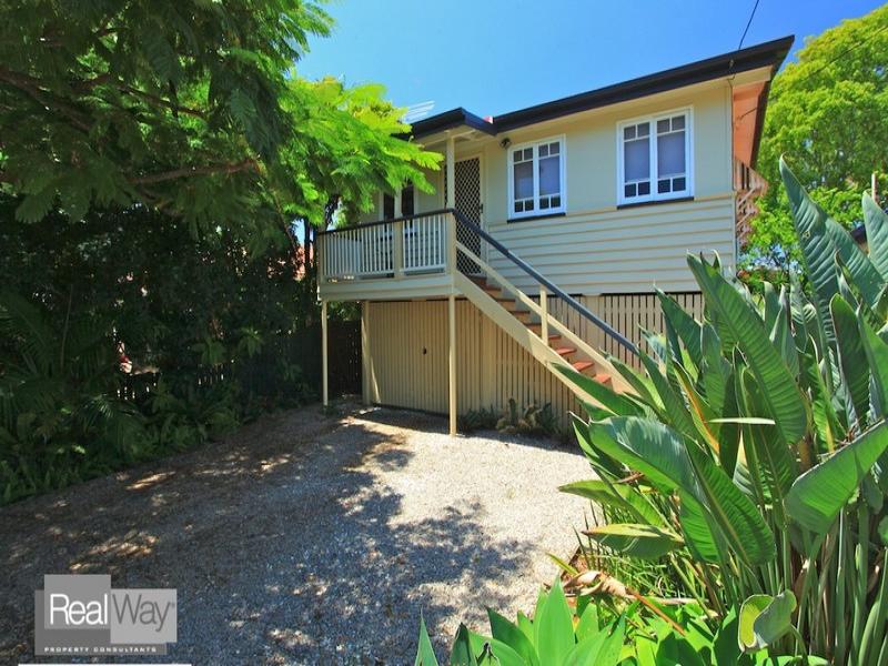 13 Herbert Street, Scarborough, Qld 4020 Property Details