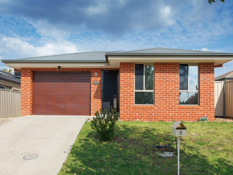 5 Sadlier Street, Wodonga, Vic 3690 - Property Details