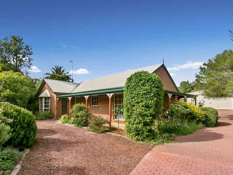 7 Frog Hollow, Strathdale, VIC 3550