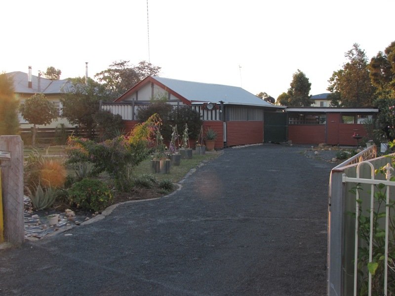 29 Binnie Street, Tara, QLD 4421