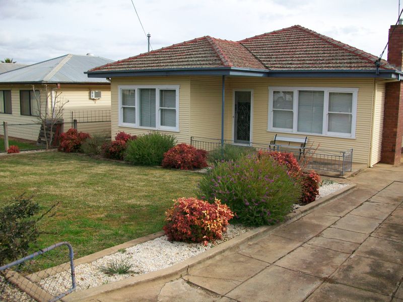 8 Wellington Street, Cowra, NSW 2794