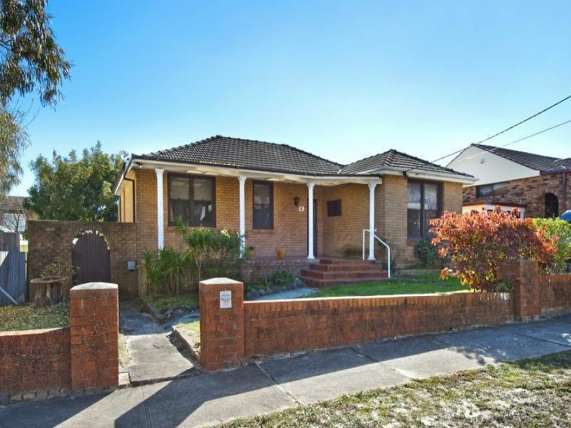 4 Melba Avenue, Chifley, NSW 2036