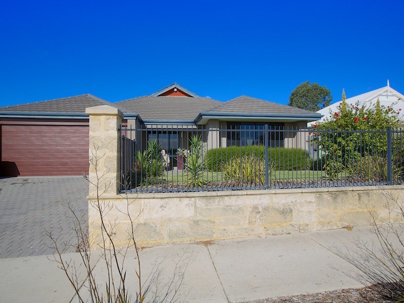 6 Westgrove Drive, Ellenbrook, WA 6069 Property Details