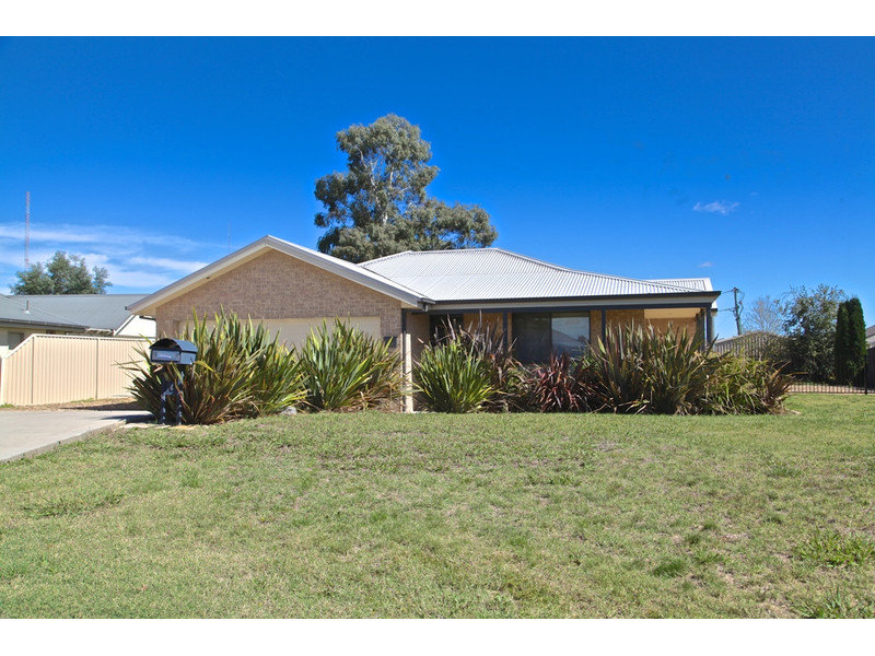 6 Willott Close, Eglinton, NSW 2795 Property Details