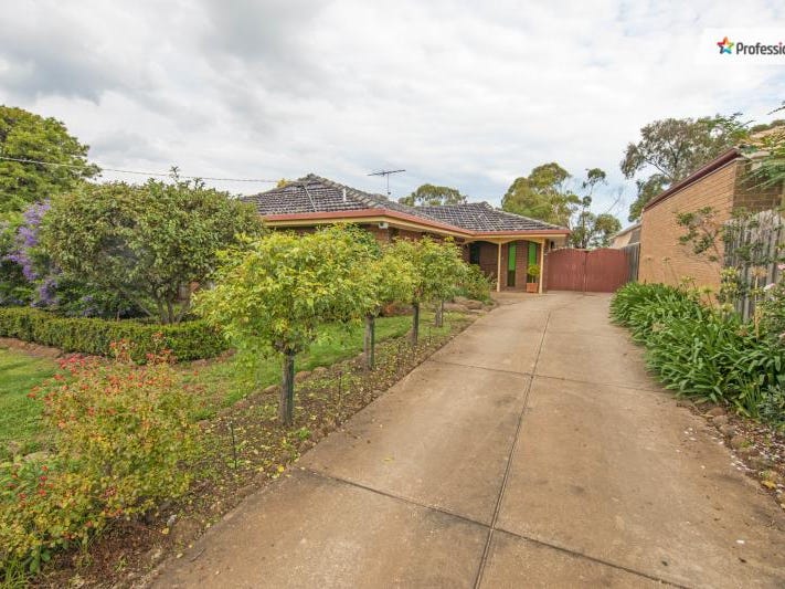 13 Brennan Street, Melton South, VIC 3338