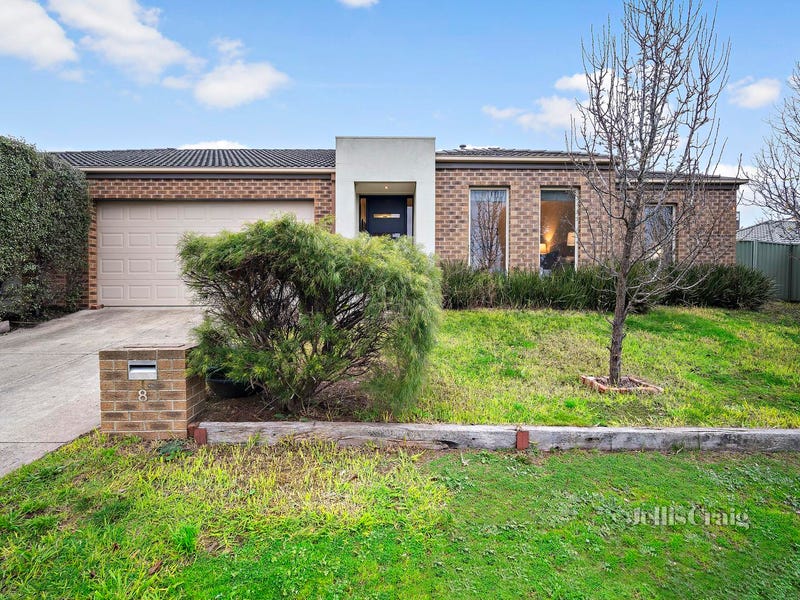 8 Bendoc Street, Miners Rest, VIC 3352